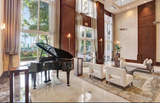 19501 W Country Club Dr 510, Aventura, FL 33180
