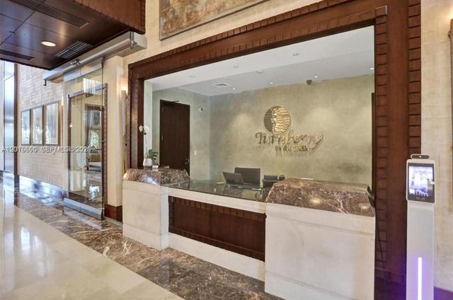 19501 W Country Club Dr 510, Aventura, FL 33180