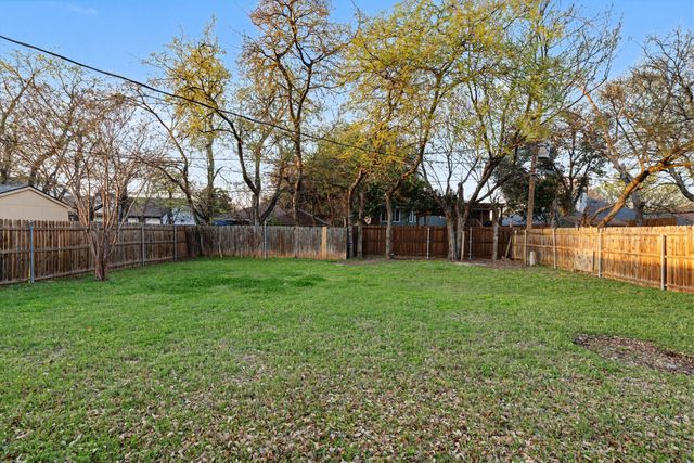 7427 Sandhurst Lane N, North Richland Hills, TX 76182