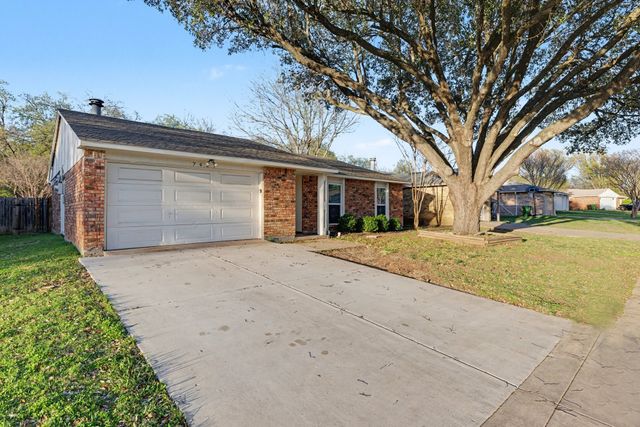 7427 Sandhurst Lane N, North Richland Hills, TX 76182