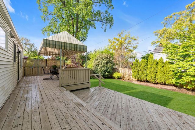 15 Purdue Road, Glen Cove, NY 11542