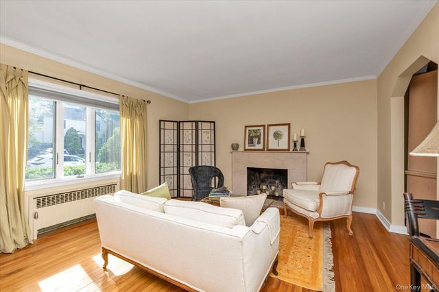 15 Purdue Road, Glen Cove, NY 11542