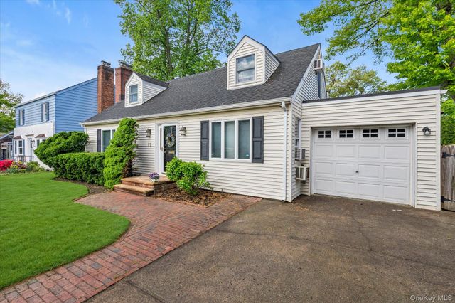 15 Purdue Road, Glen Cove, NY 11542