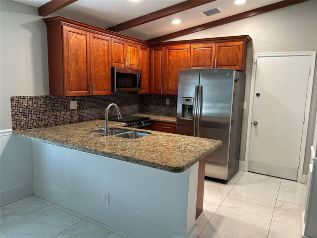 6563 Sleepy Willow Way, Delray Beach, FL 33484