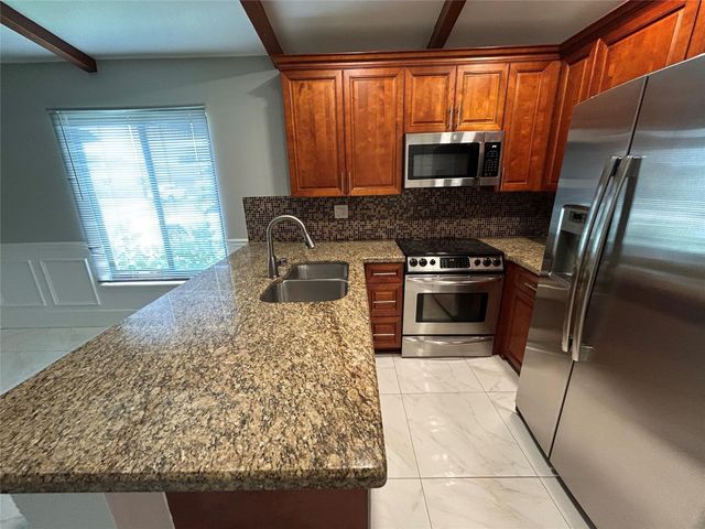 6563 Sleepy Willow Way, Delray Beach, FL 33484