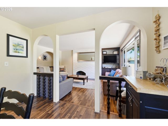 1665 ADKINS St, Eugene, OR 97401
