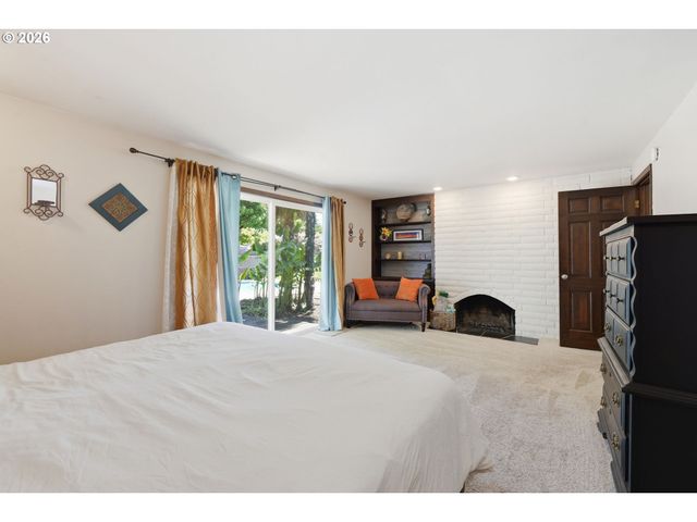 1665 ADKINS St, Eugene, OR 97401