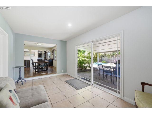 1665 ADKINS St, Eugene, OR 97401