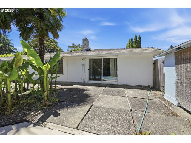 1665 ADKINS St, Eugene, OR 97401