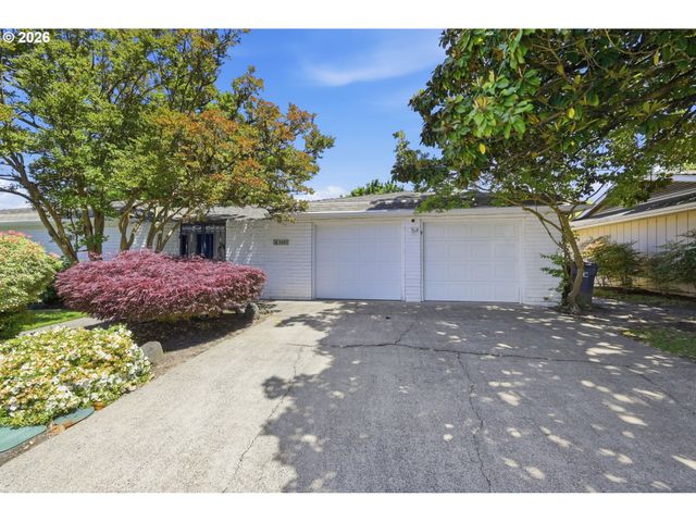 1665 ADKINS St, Eugene, OR 97401