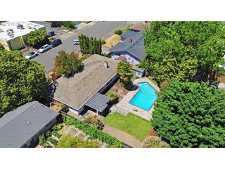1665 ADKINS St, Eugene, OR 97401
