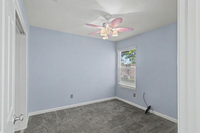 204 Gelf Ln, Modesto, CA 95357