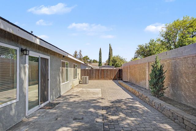 204 Gelf Ln, Modesto, CA 95357
