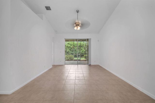 10788 Royal Caribbean Circle, Boynton Beach, FL 33437