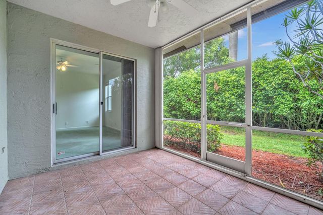 10788 Royal Caribbean Circle, Boynton Beach, FL 33437