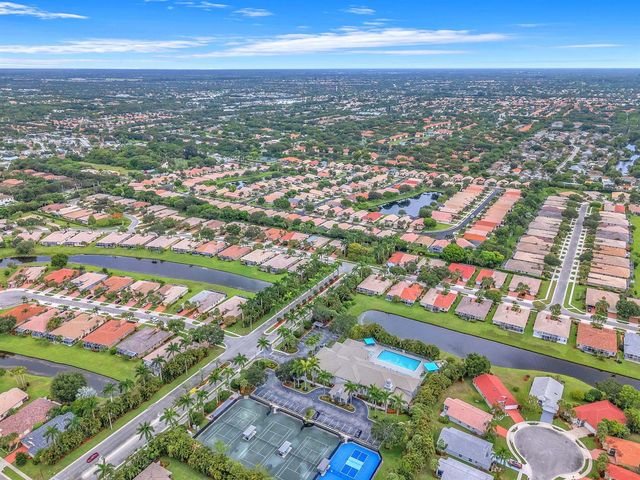 10788 Royal Caribbean Circle, Boynton Beach, FL 33437