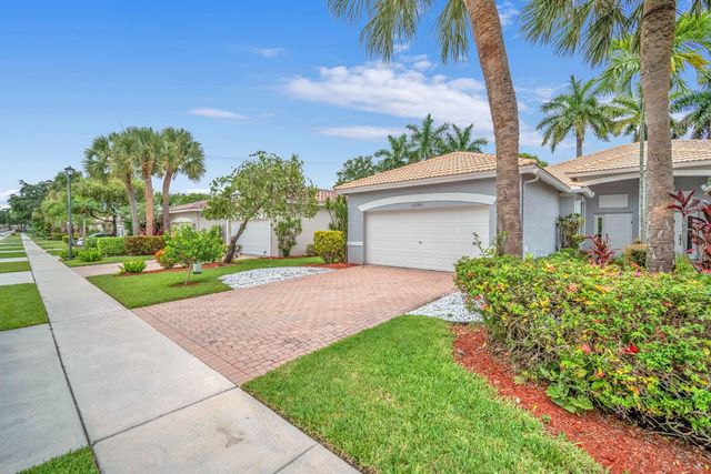 10788 Royal Caribbean Circle, Boynton Beach, FL 33437