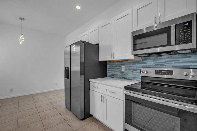 10788 Royal Caribbean Circle, Boynton Beach, FL 33437