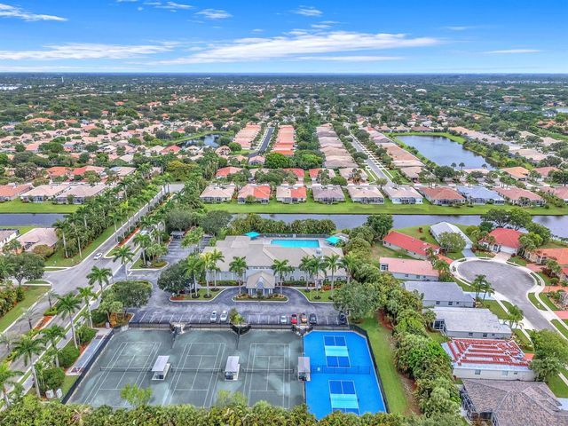 10788 Royal Caribbean Circle, Boynton Beach, FL 33437