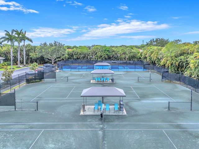 10788 Royal Caribbean Circle, Boynton Beach, FL 33437