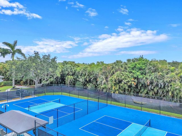 10788 Royal Caribbean Circle, Boynton Beach, FL 33437