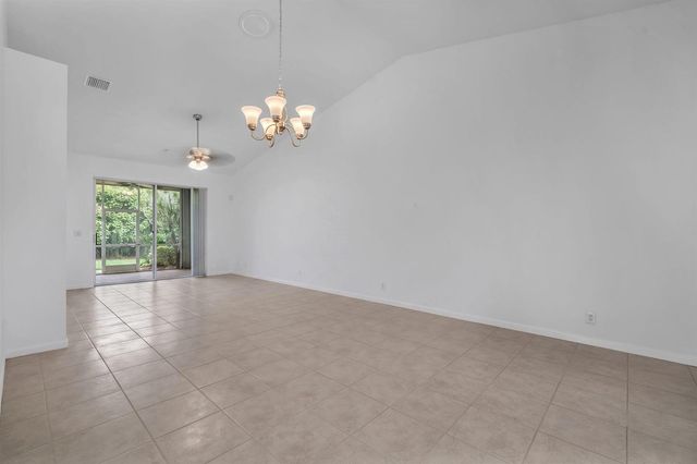 10788 Royal Caribbean Circle, Boynton Beach, FL 33437