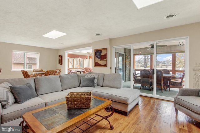 627 HERITAGE DR, Gettysburg, PA 17325