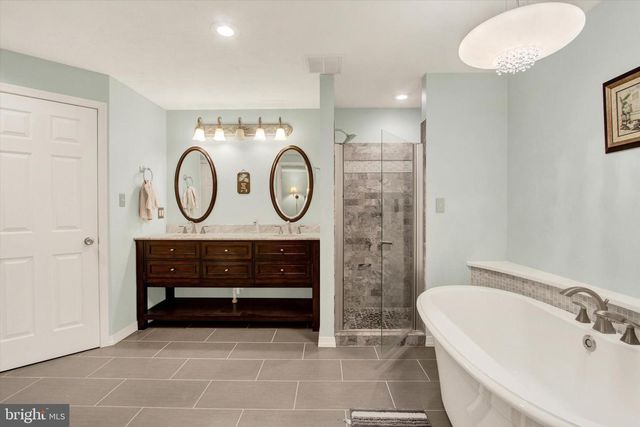 627 HERITAGE DR, Gettysburg, PA 17325