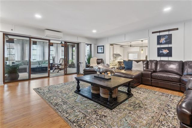 1563 Government Street, Mobile, AL 36604