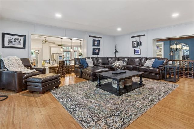 1563 Government Street, Mobile, AL 36604