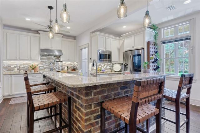 1563 Government Street, Mobile, AL 36604