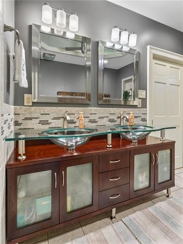 1563 Government Street, Mobile, AL 36604