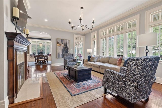 1563 Government Street, Mobile, AL 36604