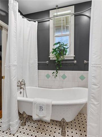 1563 Government Street, Mobile, AL 36604