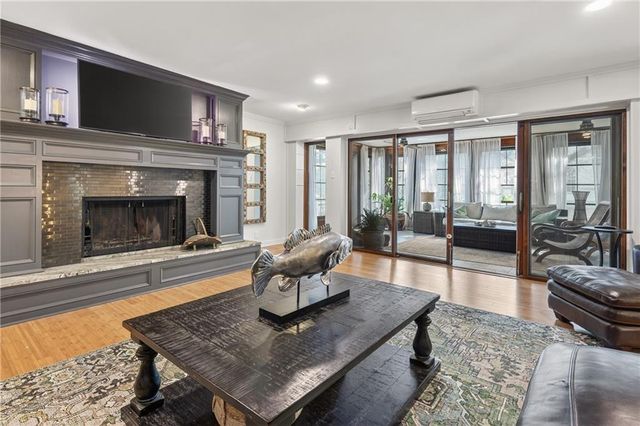 1563 Government Street, Mobile, AL 36604