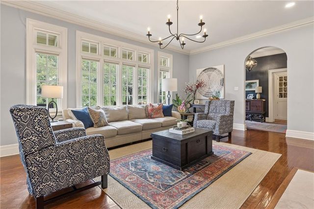 1563 Government Street, Mobile, AL 36604