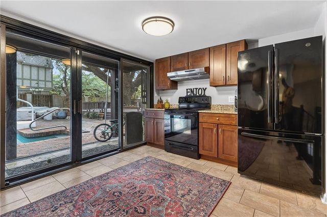 1563 Government Street, Mobile, AL 36604