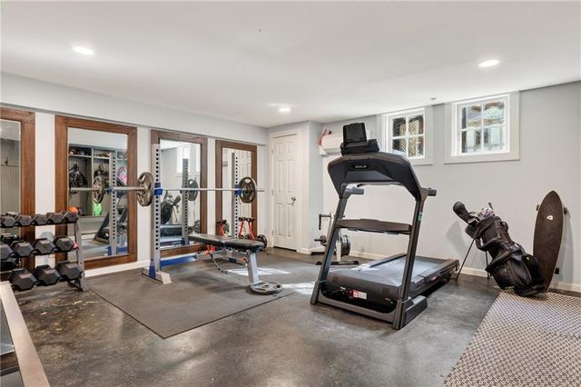 1563 Government Street, Mobile, AL 36604