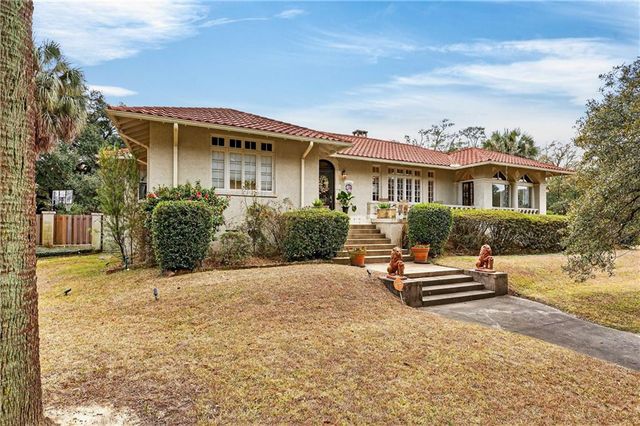 1563 Government Street, Mobile, AL 36604