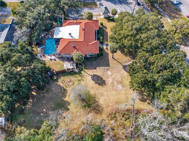 1563 Government Street, Mobile, AL 36604