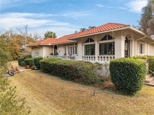 1563 Government Street, Mobile, AL 36604