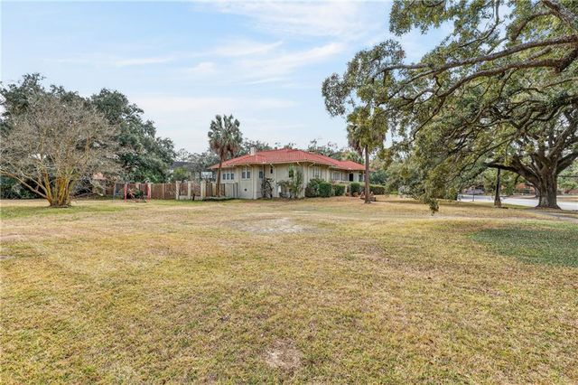 1563 Government Street, Mobile, AL 36604