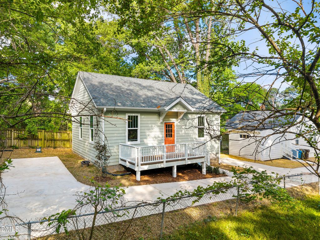 2626 Harvard Avenue B, Durham, NC 27703