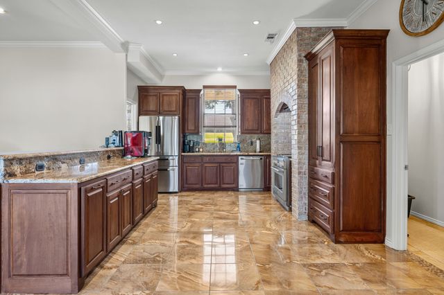141 Creekview Lane, Crandall, TX 75114