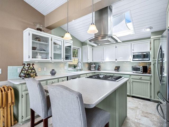 33847 Hemlock Ln, Evergreen, CO 80439