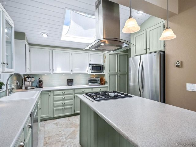 33847 Hemlock Ln, Evergreen, CO 80439