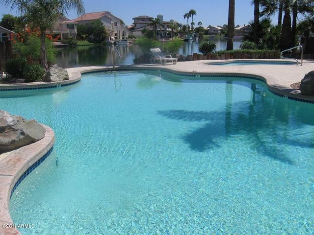 1410 W CRYSTAL SPRINGS Drive, Gilbert, AZ 85233