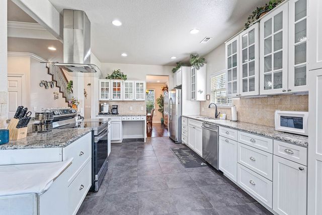 2104 Delwhite Drive, Bentonville, AR 72712