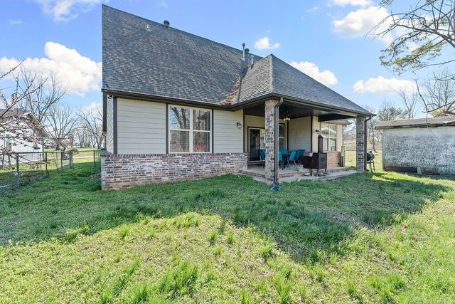 2104 Delwhite Drive, Bentonville, AR 72712