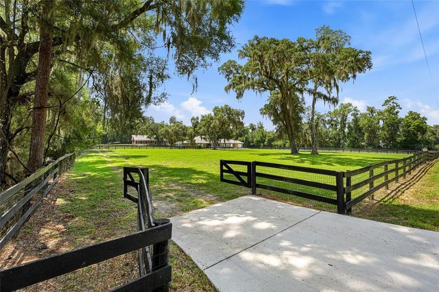 4 MIDDLEGROUND ROAD, Ocala, FL 34482